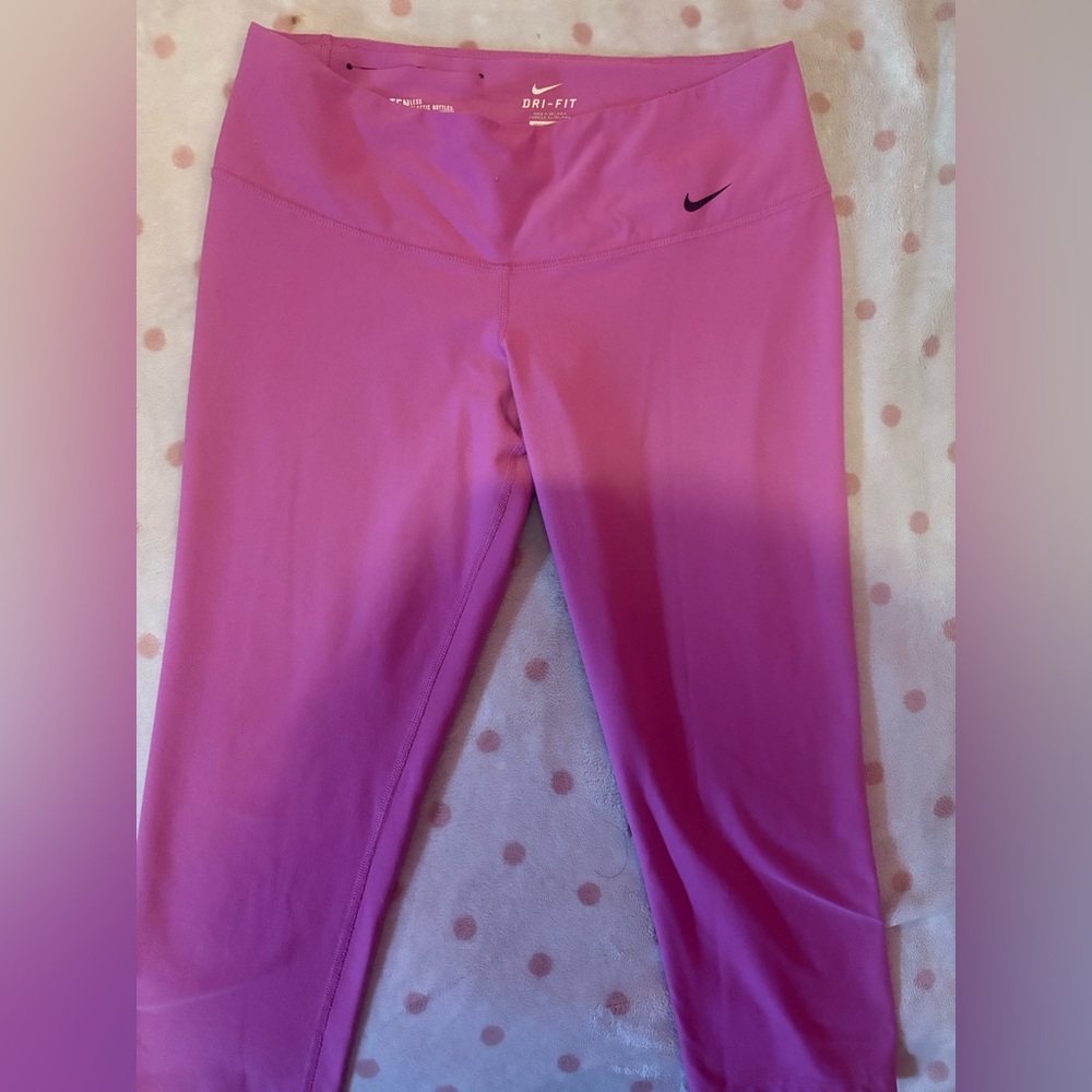 Nike Dri-FIT Pink Cropped Leggings PINK